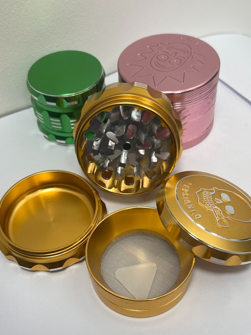 Smoking Metal Herb Grinder Easy to Use Logo Customiaztion Hot Sale Factory Price