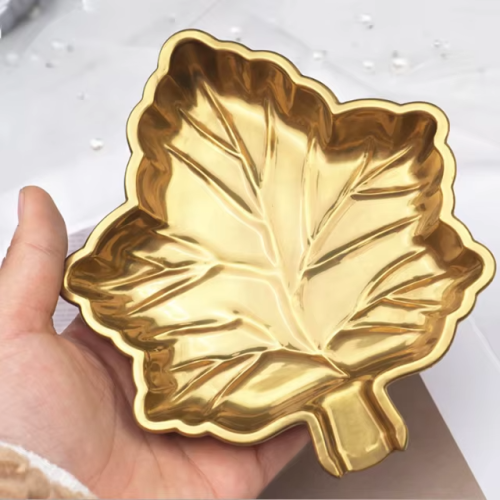 Customized Wholesale Small Size Diy Drop Resin Maple Leaf Ashtray Plate Mirror Resin Silicone Mold