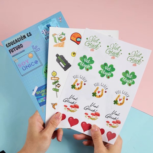 Custom UV Resist Weatherproof Self-Adhesive Label Printing Durable Custom PVC Vinyl Sticke
