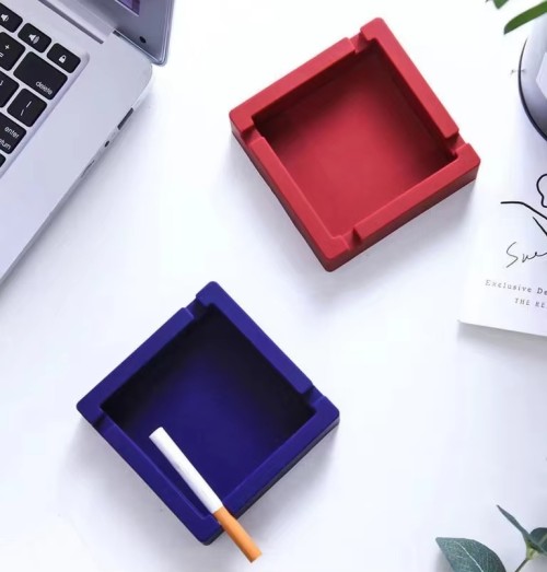 Wholesale Square Silicone Ashtray Small Portable Cigar Ashtray logo Custom Cigarette Ashtrays