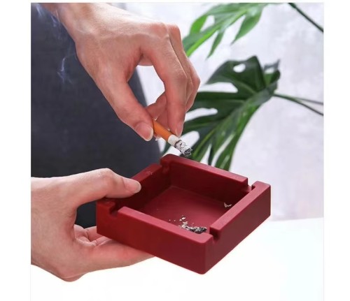 Wholesale Square Silicone Ashtray Small Portable Cigar Ashtray logo Custom Cigarette Ashtrays